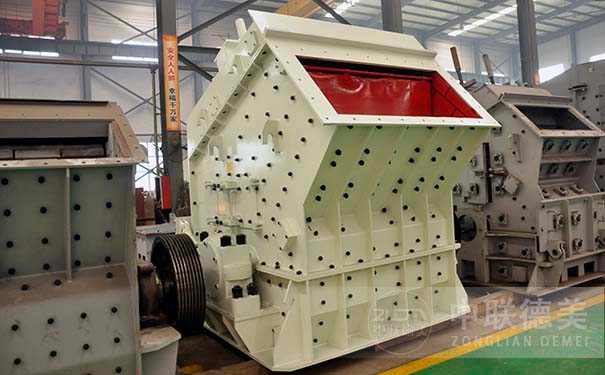 湖南反擊破碎機(jī)現(xiàn)場視頻圖片