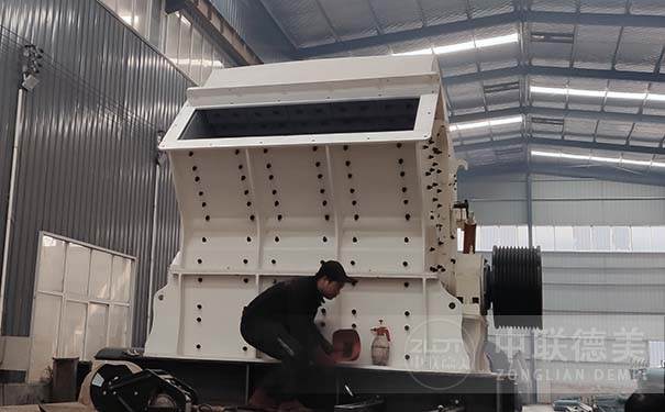 山東反擊破碎機現場視頻圖片