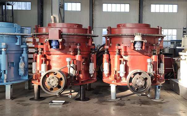 云南單缸液壓圓錐破碎機現場視頻圖片