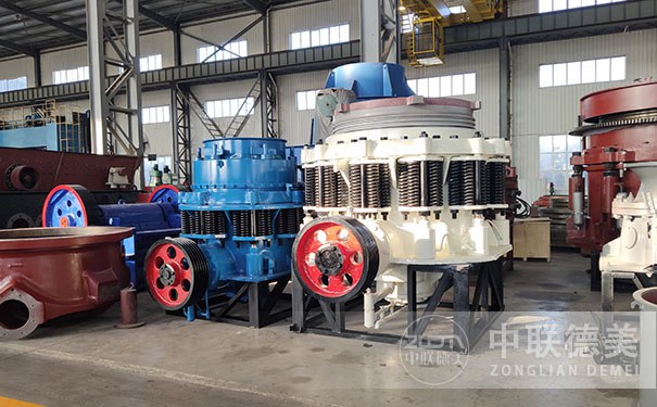 四川單缸液壓圓錐破碎機現場視頻圖片