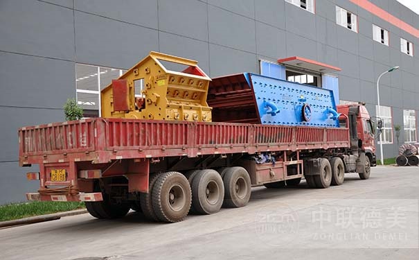 江西反擊式破碎機(jī)現(xiàn)場視頻圖片