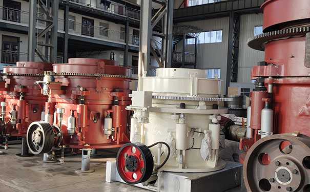 湖南單缸液壓圓錐破碎機現場視頻圖片