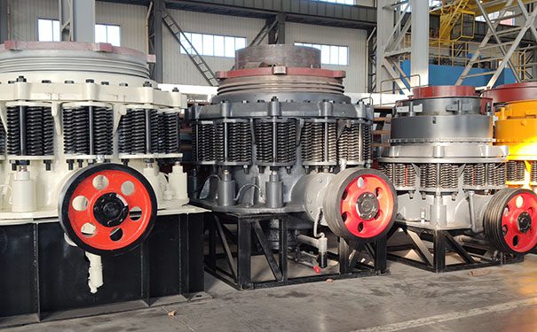 天津單缸液壓圓錐破碎機現場視頻圖片