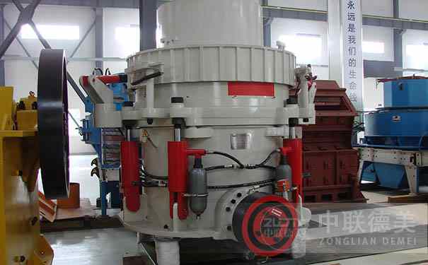 吉林多缸液壓圓錐破碎機現場視頻圖片