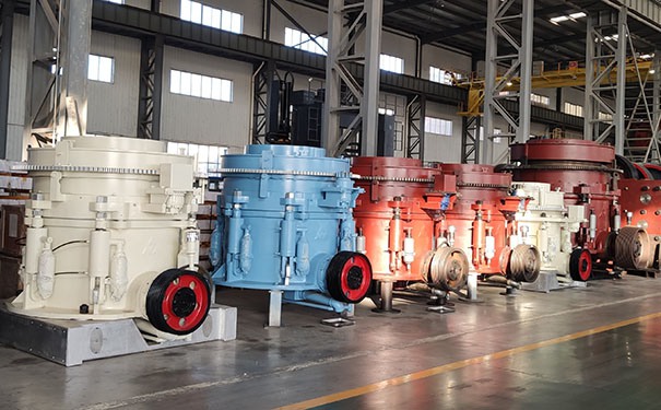 廣東單缸液壓圓錐破碎機現場視頻圖片