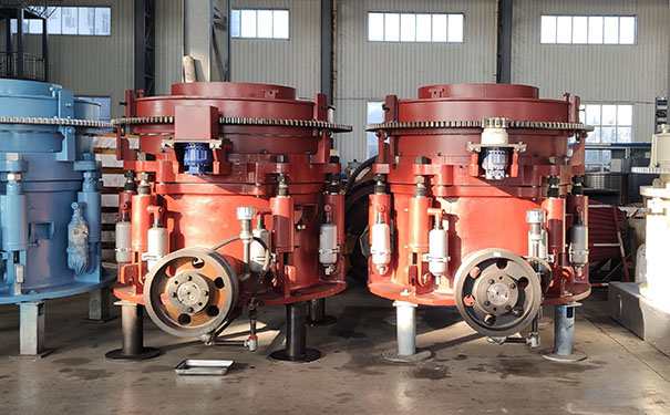 河北單缸液壓圓錐破碎機現場視頻圖片