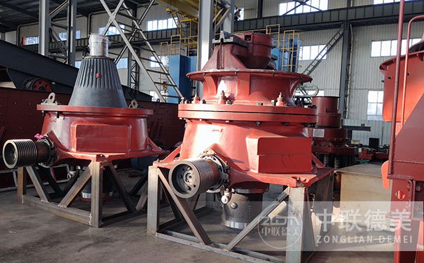 廣東多缸液壓圓錐破碎機現場視頻圖片