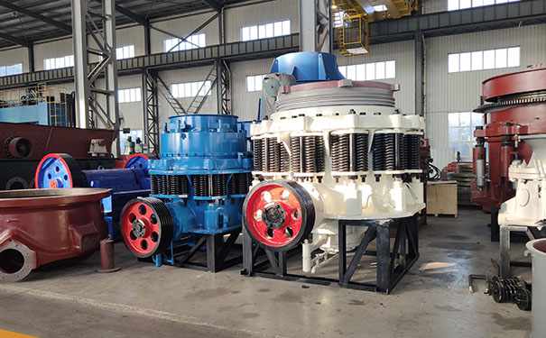 西藏多缸液壓圓錐破碎機現場視頻圖片