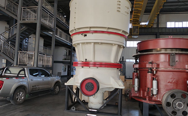 湖南圓錐破碎機現場視頻圖片