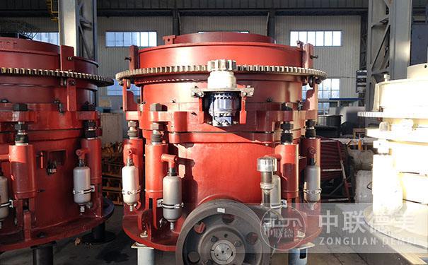 浙江多缸液壓圓錐破碎機現場視頻圖片