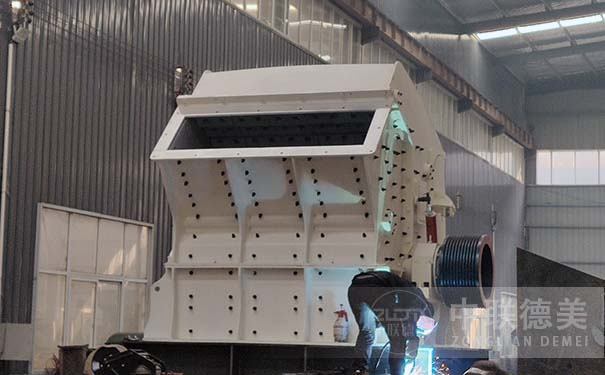 沖擊破碎機輸送