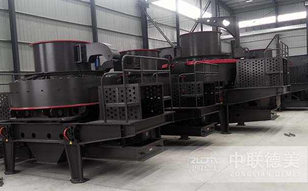 移動鵝卵石制砂機(jī)